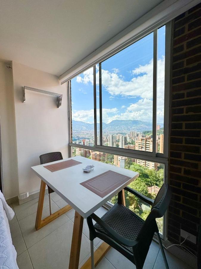 Apto Familiar In Poblado 公寓