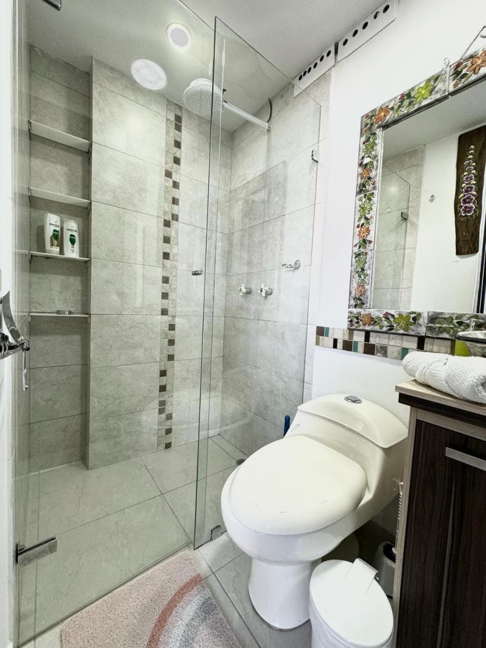Apto Familiar In Poblado Apartment *