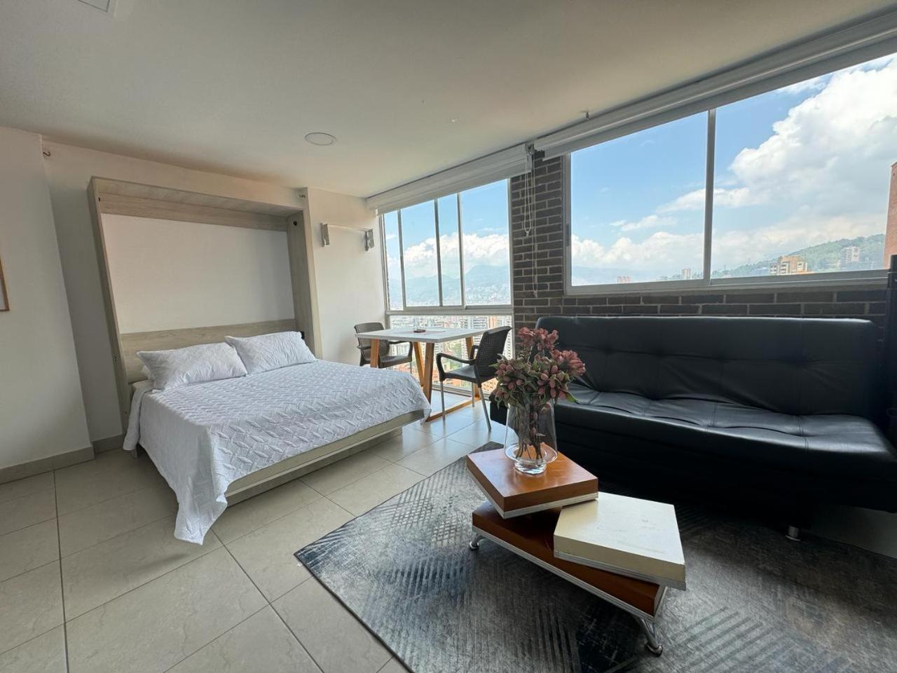 Apto Familiar In Poblado Apartment Medellín